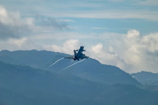 空战对抗训练，跨昼夜进行！