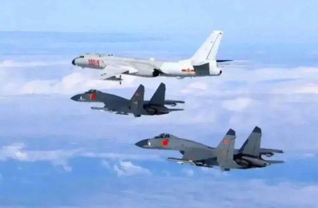 藏不住了！中国空军这支轰炸机队，规模远超俄罗斯，实力直逼美国