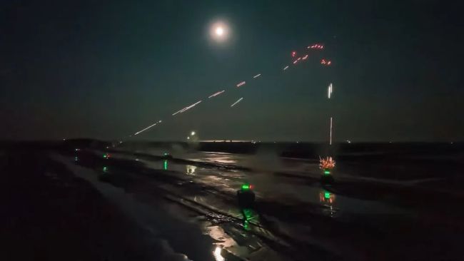 雷霆苍穹,全力出击!