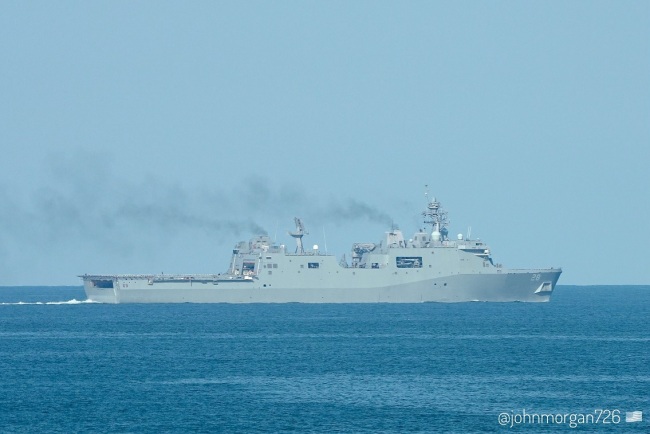 驱逐舰、巡洋舰和潜艇之后，美再向委附近派遣两栖戒备群