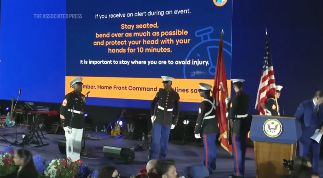 美国在以色列庆祝活动被防空警报打断 现场响起警报！