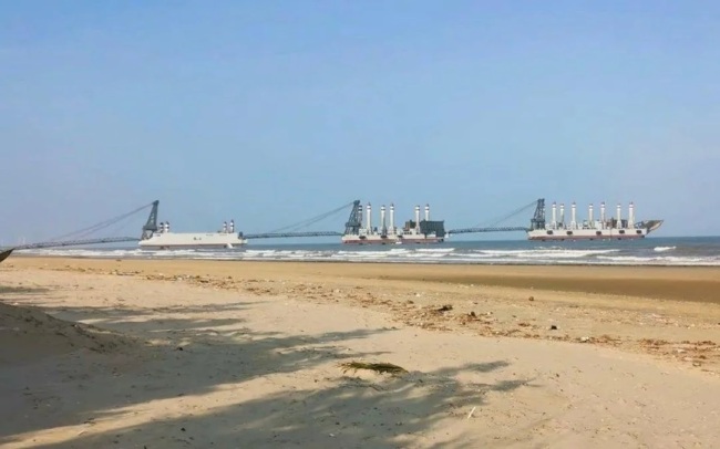 点击查看大图 外媒再度炒作中国登陆驳船航行视频,妄称“将引起三战”