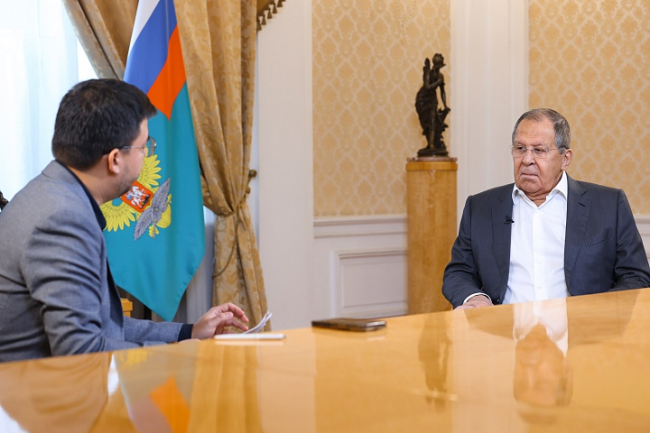 俄美元首会晤为何被推迟?拉夫罗夫披露沟通细节