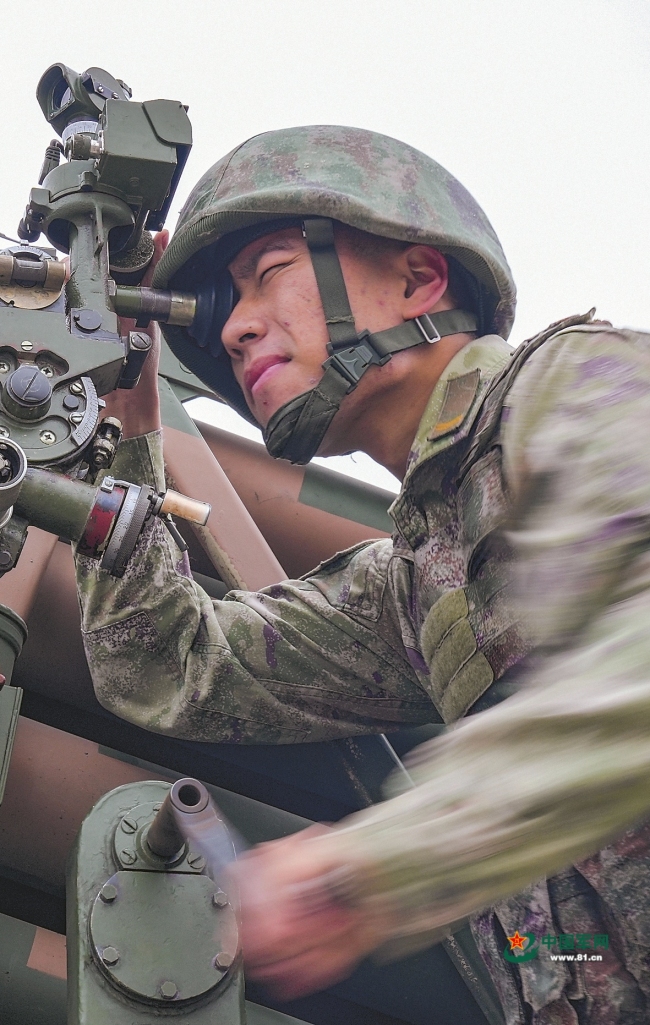 陆军某旅炮兵分队实战化训练影像