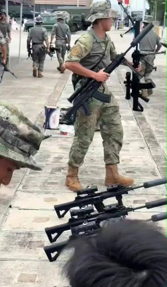 新曝光!中国步枪全部安装消音器,普通士兵要消音器有什么用?