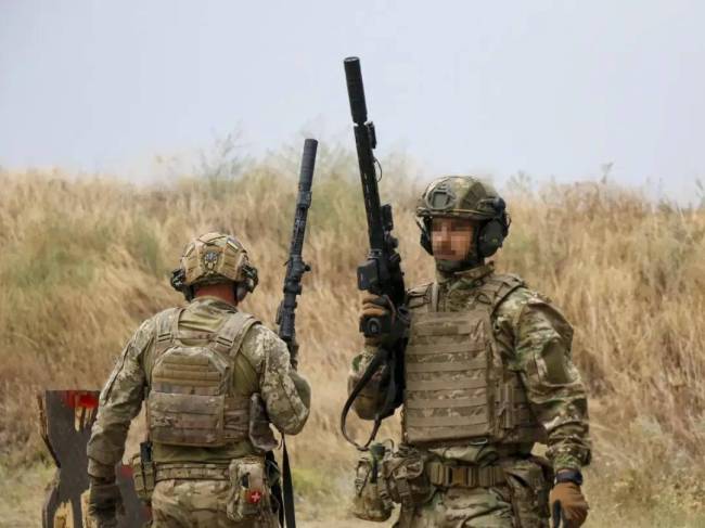 新曝光!中国步枪全部安装消音器,普通士兵要消音器有什么用?