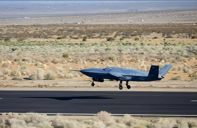 美最新无人战斗机试飞,空战新时代正在加速到来