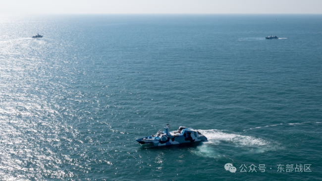 导弹快艇编队，出击！