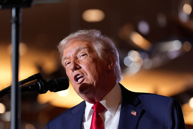 跨大西洋关系受“重击”，俄乌“和平计划”又生变，欧洲“强有力”回应特朗普批评