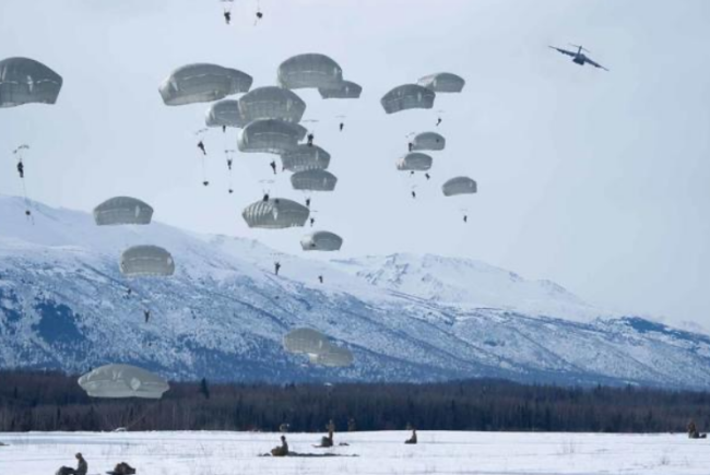 特朗普达沃斯讲话聚焦格陵兰岛，美军近期已做了这些军事调动