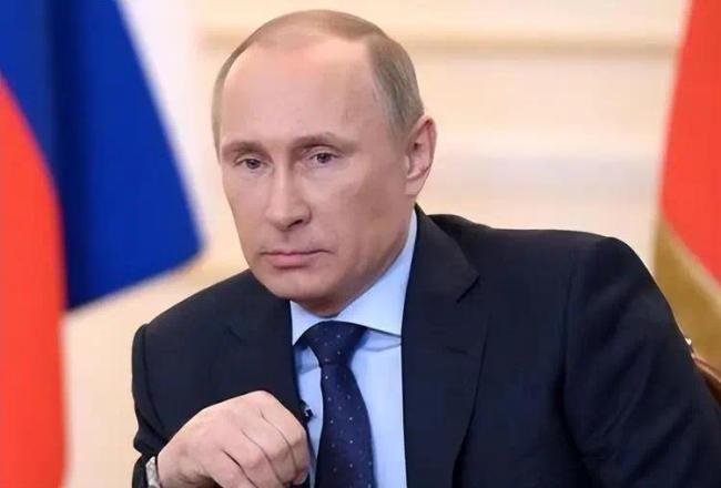 特朗普又变卦，美军或将入驻乌克兰？泽连斯基摊牌了，点名见普京