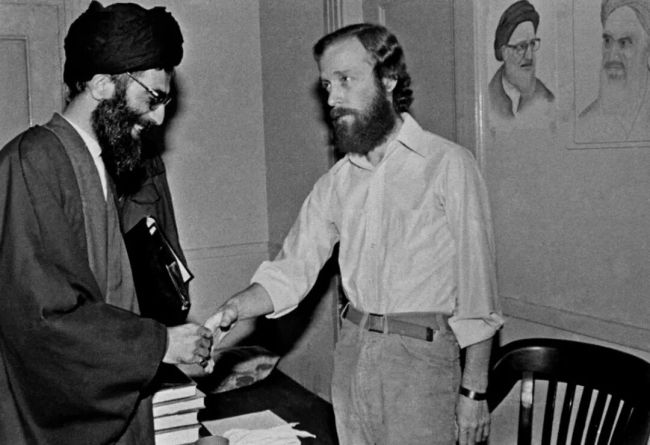 哈梅内伊，被刺杀缠绕的一生