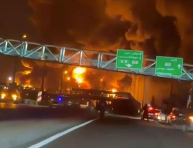 德黑兰的白昼暗如黑夜！太可怕了，仿佛瞬间进入地狱！