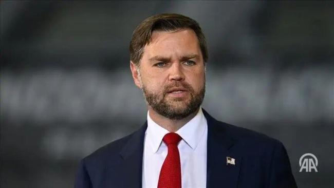 美国副总统,两个不寻常的动向