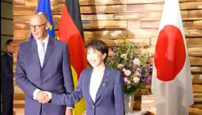 高市早苗给德国总理戴“高帽子”，德国人受得了吗？