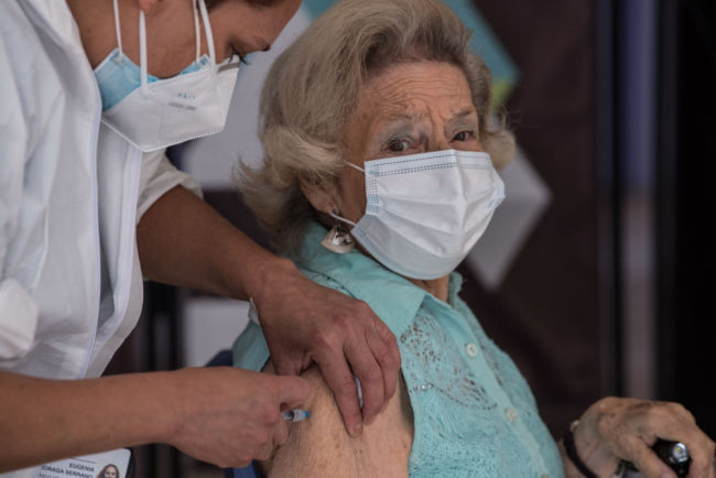 2月3日中国新冠疫苗助力智利启动全国大规模接种