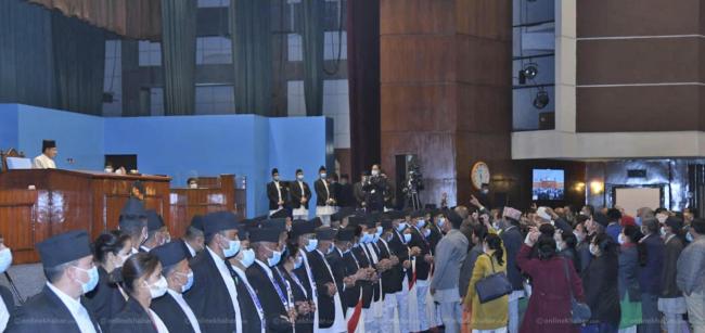 尼泊尔众议院重启后首次会议遭多派抵制 被迫推迟