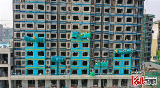 雄安新区容东片区建设施工正酣