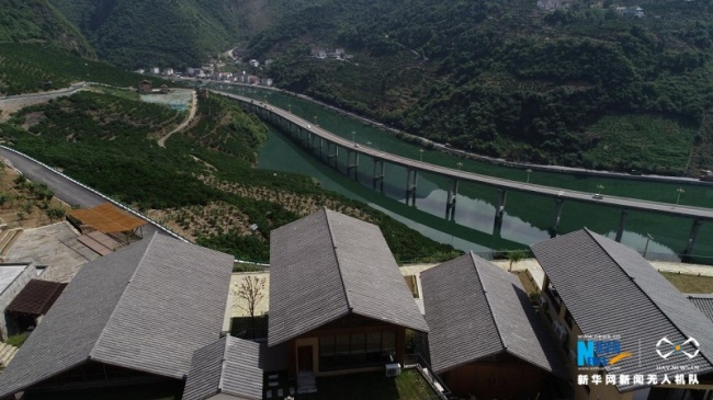 沿着高速看中国|航拍兴山“水上公路”：三峡库区的生态画廊