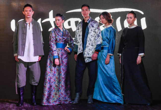 数说宝“藏”·70年巨变|从“一衣多季”到“一季多衣”，西藏人民穿着越来越时尚