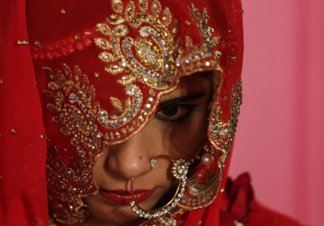 印度新娘不满新郎醉酒参加婚礼当场退婚并要回嫁妆