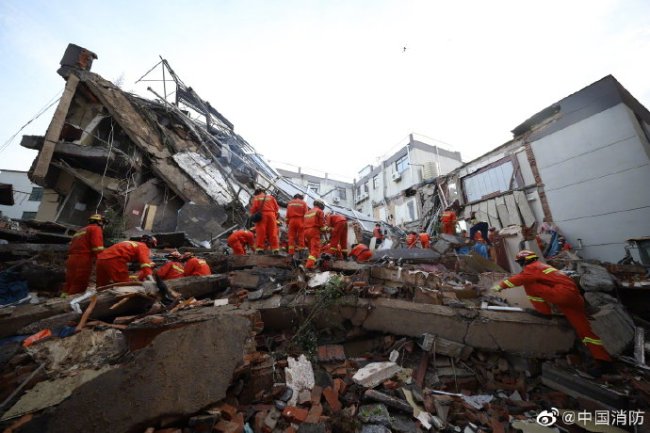 苏州坍塌建筑为3层钢混结构 消防已投入130人救援