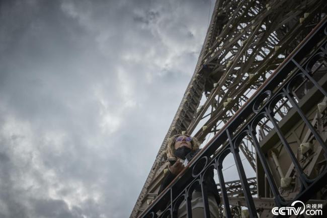 法国巴黎埃菲尔铁塔重新开放