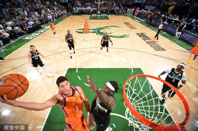 雄鹿时隔五十年重夺NBA总冠军