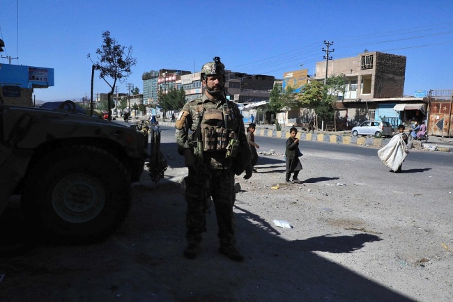 塔利班攻下阿富汗北部屯兵重镇 已接管22座省会