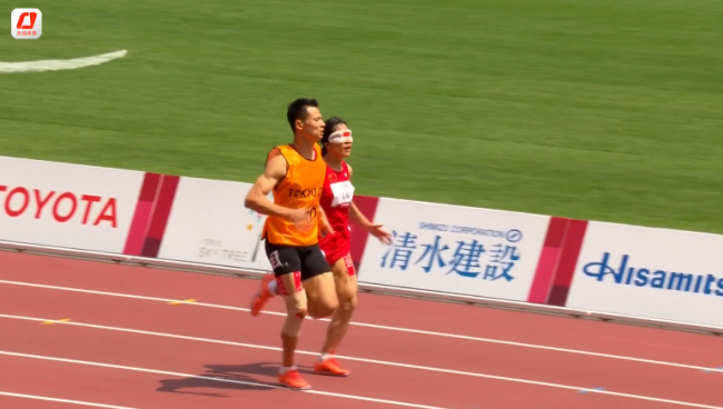 刘翠青获得东京残奥会女子400米T11决赛金牌
