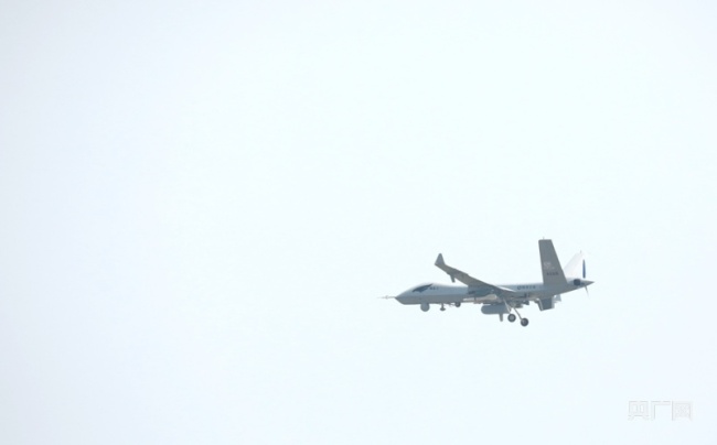 歼-20、AG600……中国航展首日上演“空中芭蕾”