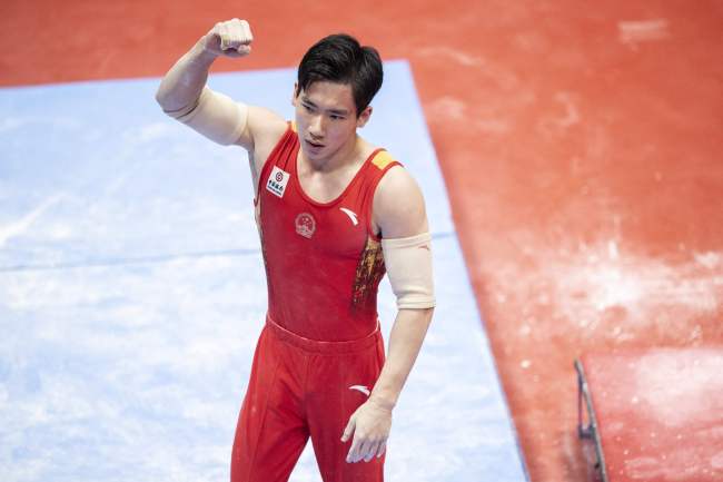 体操世锦赛男子全能张博恒夺金 桥本大辉：他是当今世界第一