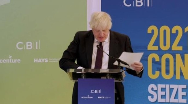 英国首相演讲忘词后开始讲小猪佩奇