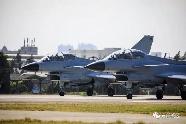 燃!东部战区飞行员进行实弹射击训练