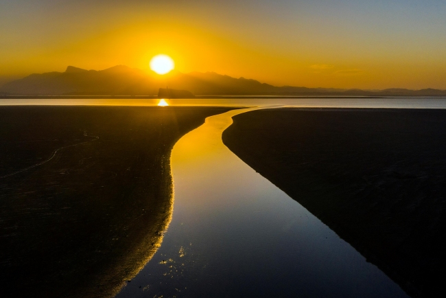 鄱阳湖进入枯水期 湿地景观美翻了