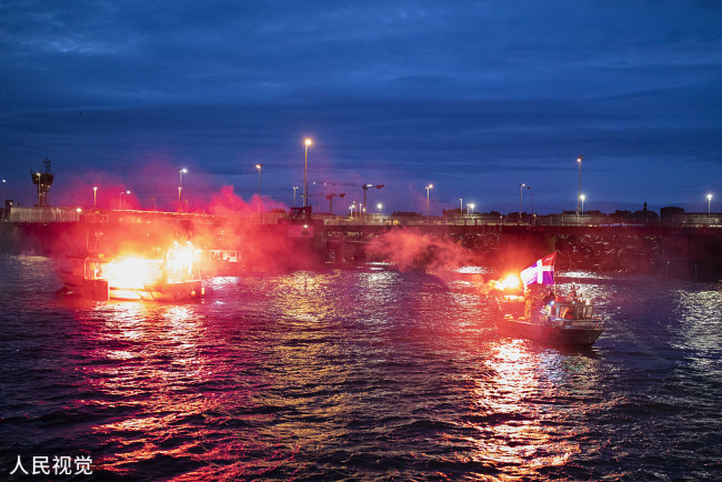 法国渔民封锁三个英吉利海峡港口和海底隧道的货物通道