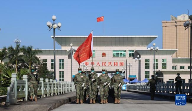 “和平救援-2021”中国军队参演分队抵达越南