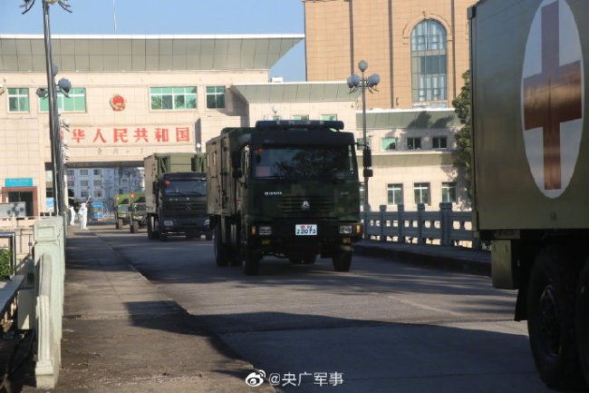 中越联合演习 中方参演官兵抵达越南