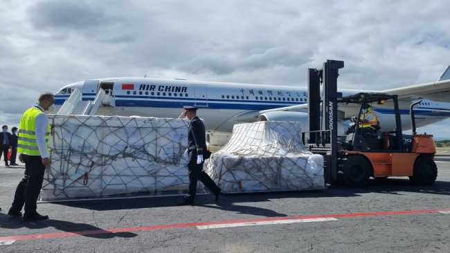 复交后，中国首批20万剂新冠疫苗运抵尼加拉瓜