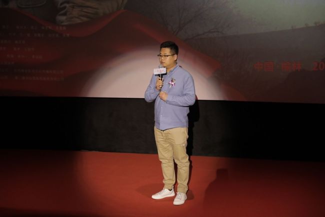 影片《一件棉袄》12月17日上映，马少骅挑战扮演九旬老人