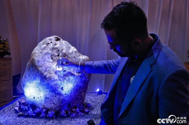 斯里兰卡发现世界最大单体蓝宝石