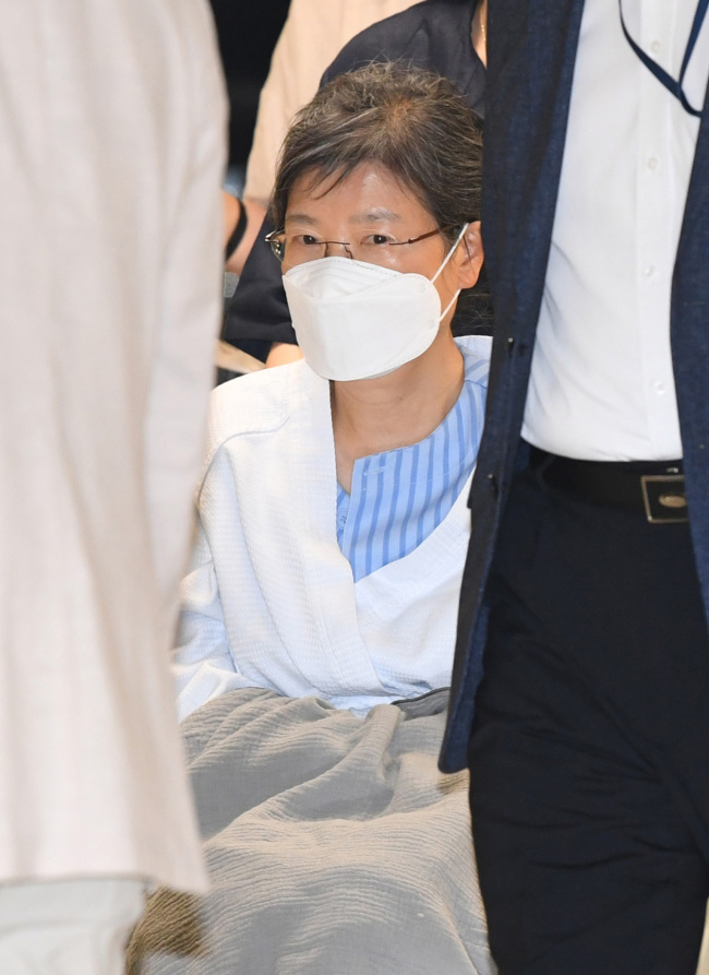朴槿惠出狱后有了新住处 弟弟给她找了新房子