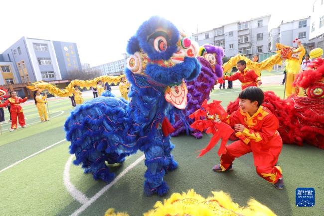 各地举行多彩迎新年活动