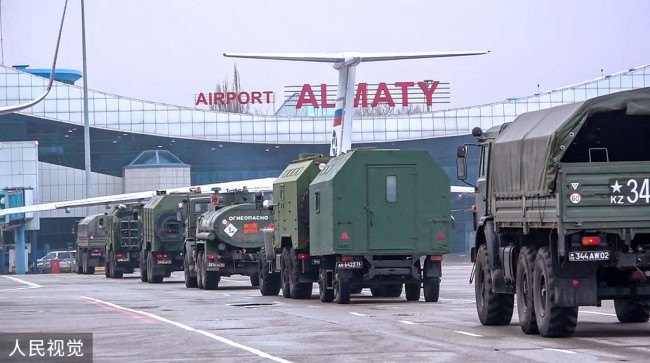 当地时间2022年1月9日，哈萨克斯坦阿拉木图，俄罗斯参与维和行动的部分主力部队携带装备从莫斯科、伊万诺沃抵达阿拉木图。