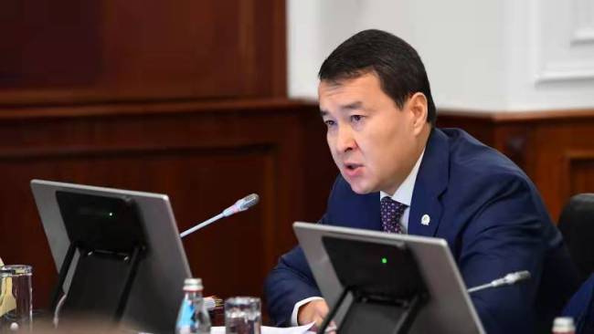 阿里汗·斯迈洛夫出任哈萨克斯坦总理