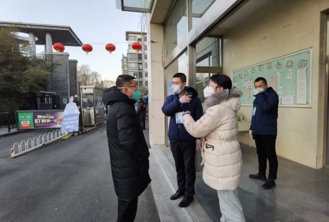 全员紧急排查！直击北京新增病例小区核酸检测现场
