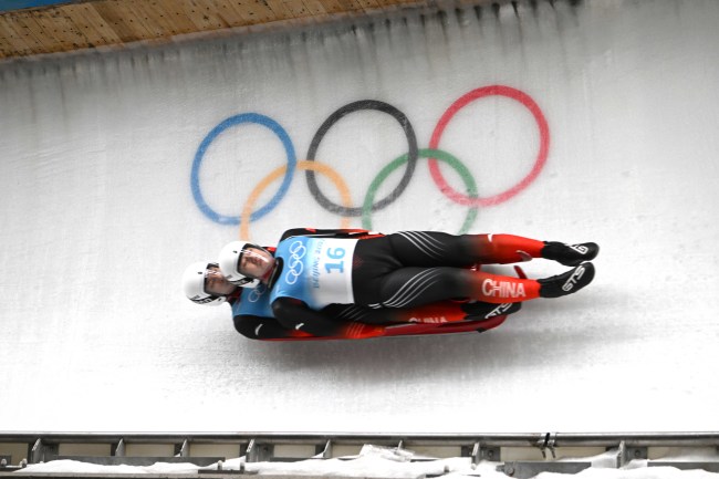 巴赫勉励双人雪橇中国组合，期待米兰冬奥更进一步