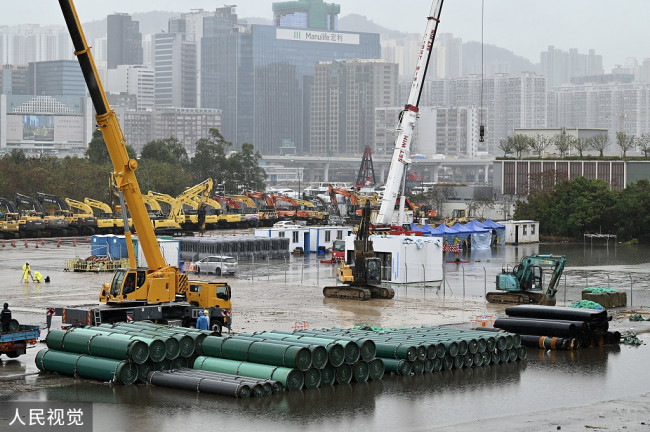 2022年2月21日，香港启德邮轮码头正建设社区隔离设施。 