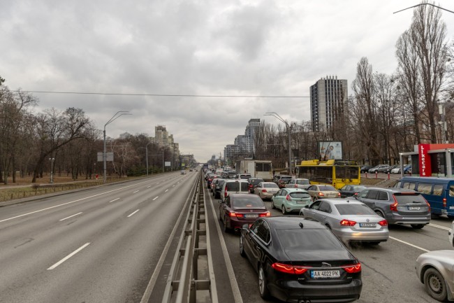 乌克兰首都基辅现状出城方向拥堵市民囤积物资