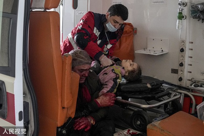 俄乌冲突持续 受伤儿童接受紧急治疗